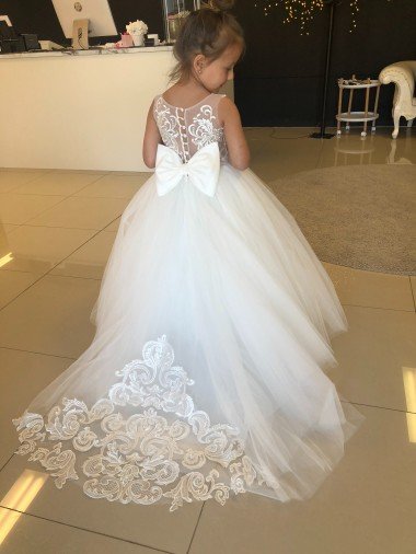 Affordable Champagne Ball Gown Sweetheart Chapel Train Sleeveless Flower Girl Dress UK
