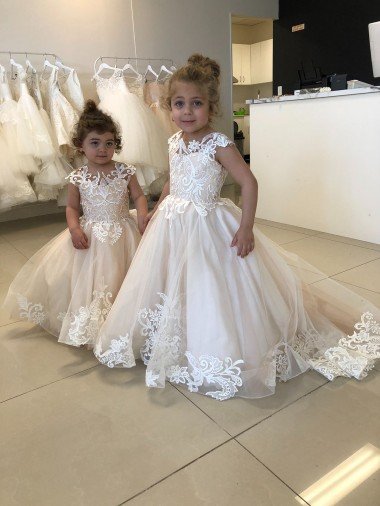 Affordable Ivory Ball Gown Chapel Train Sleeveless V-Back Flower Girl Dress UK